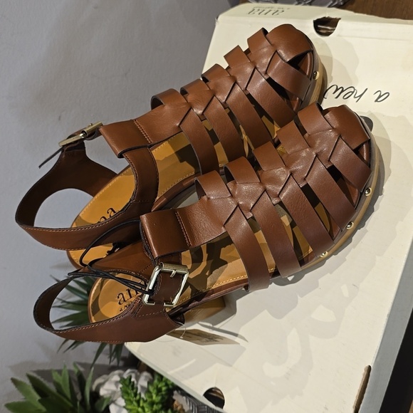 a.n.a. - Jordan Clog Heeled Sandal in Cognac Faux Leather​​​​ - Picture 3 of 16